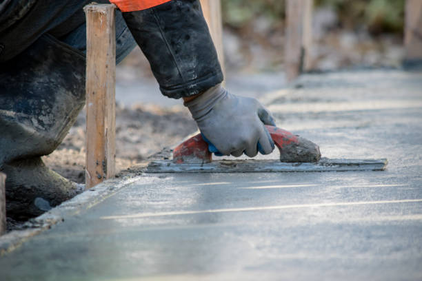 Best Concrete Walkway Installation  in Little Chute, WI